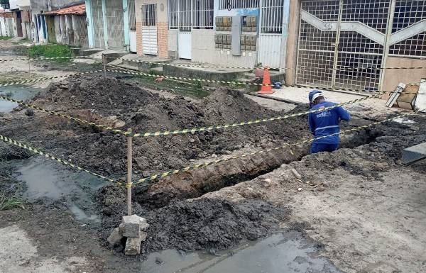 Sistema de esgotamento sanitário muda realidade em ruas do entorno da Lagoa Grande em Feira de Santana