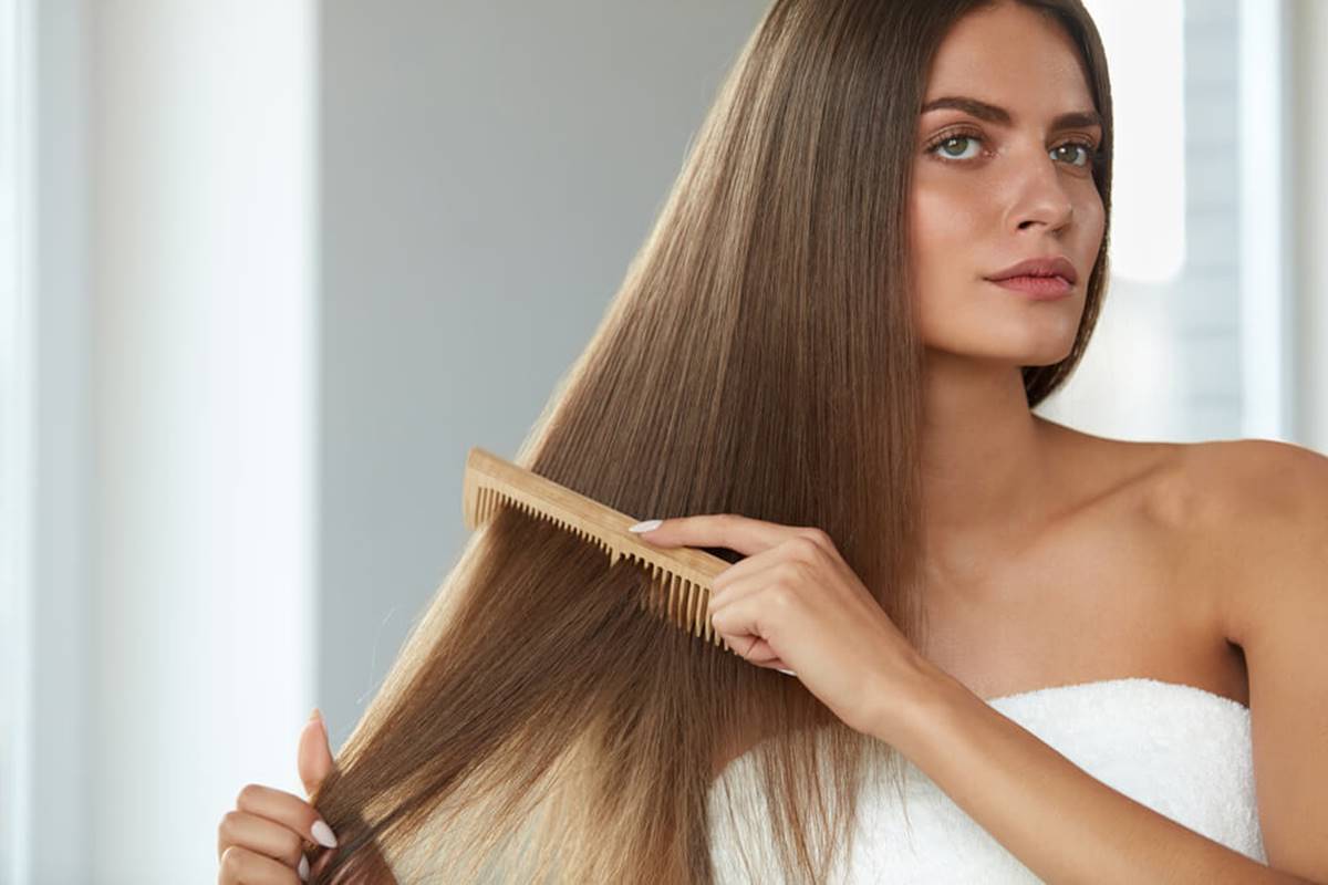 Cabelo volumoso demais? Saiba como diminuir com 4 passos rápidos