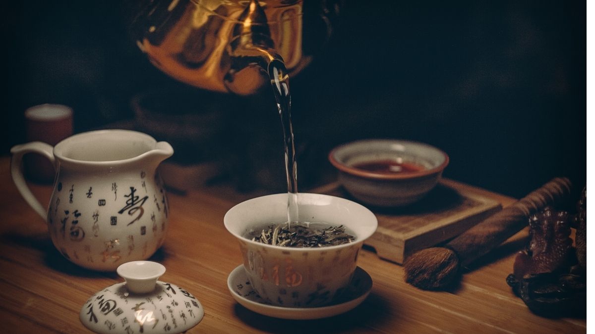 Chá de espinheira-santa: para que serve e como fazer