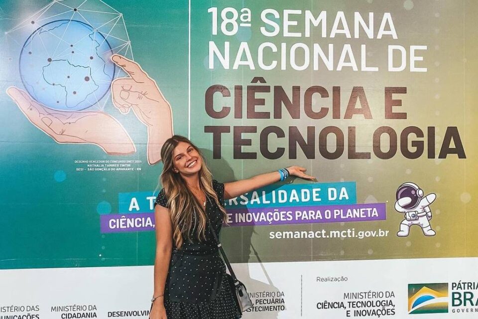 Estudante brasileira descobre asteroide raro para a Nasa