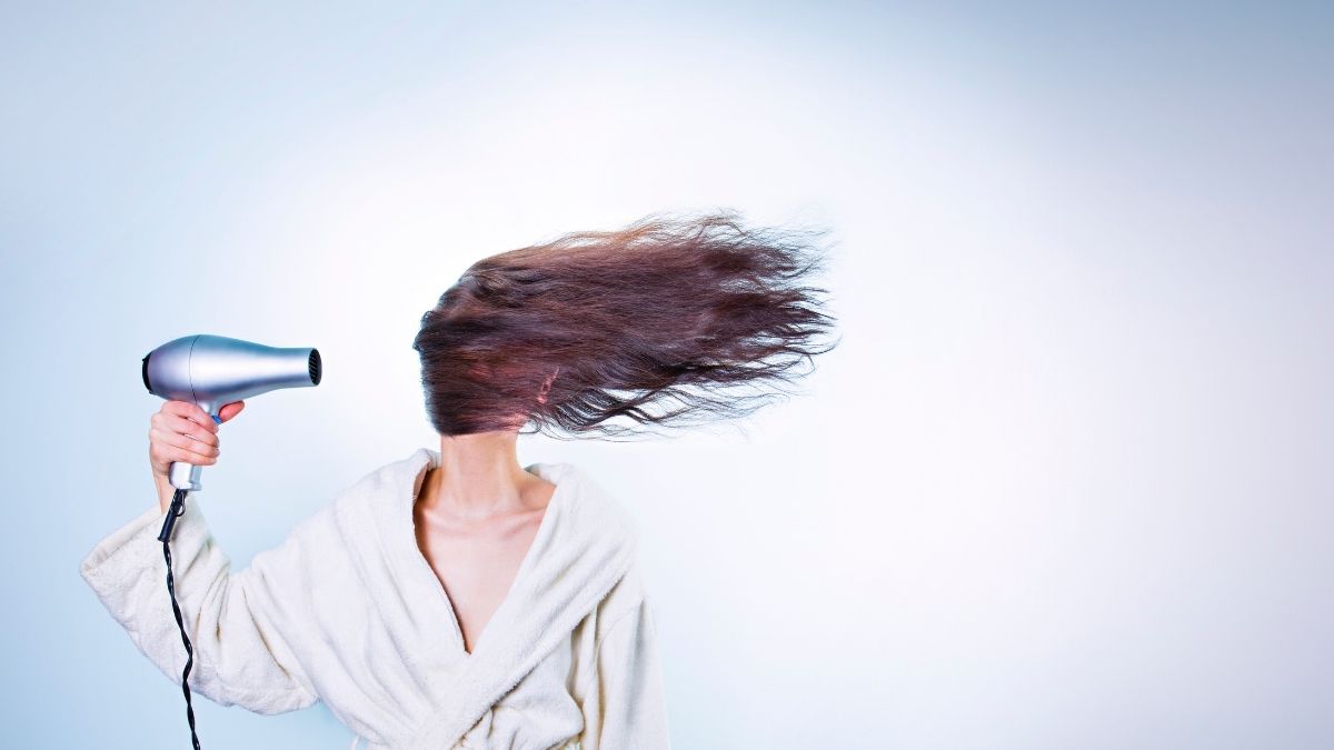 6 dicas para proteger os cabelos dos danos causados pelo verão
