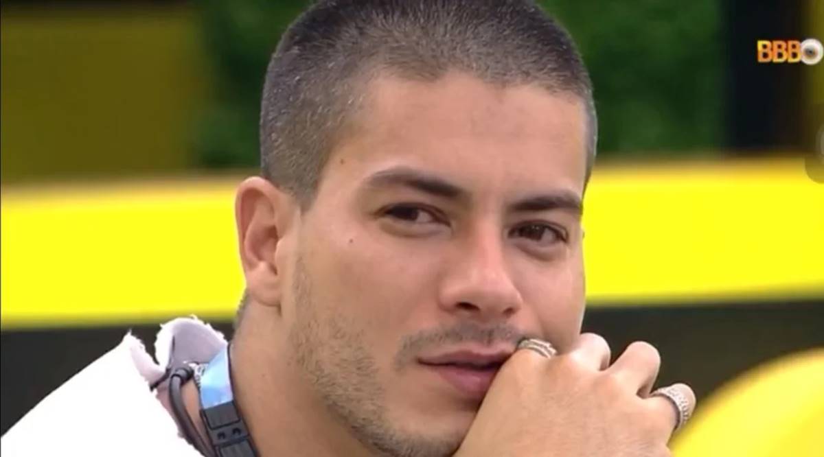 Minha mulher é linda! Arthur Aguiar se emociona com vídeo de Maíra Cardi no BBB 22