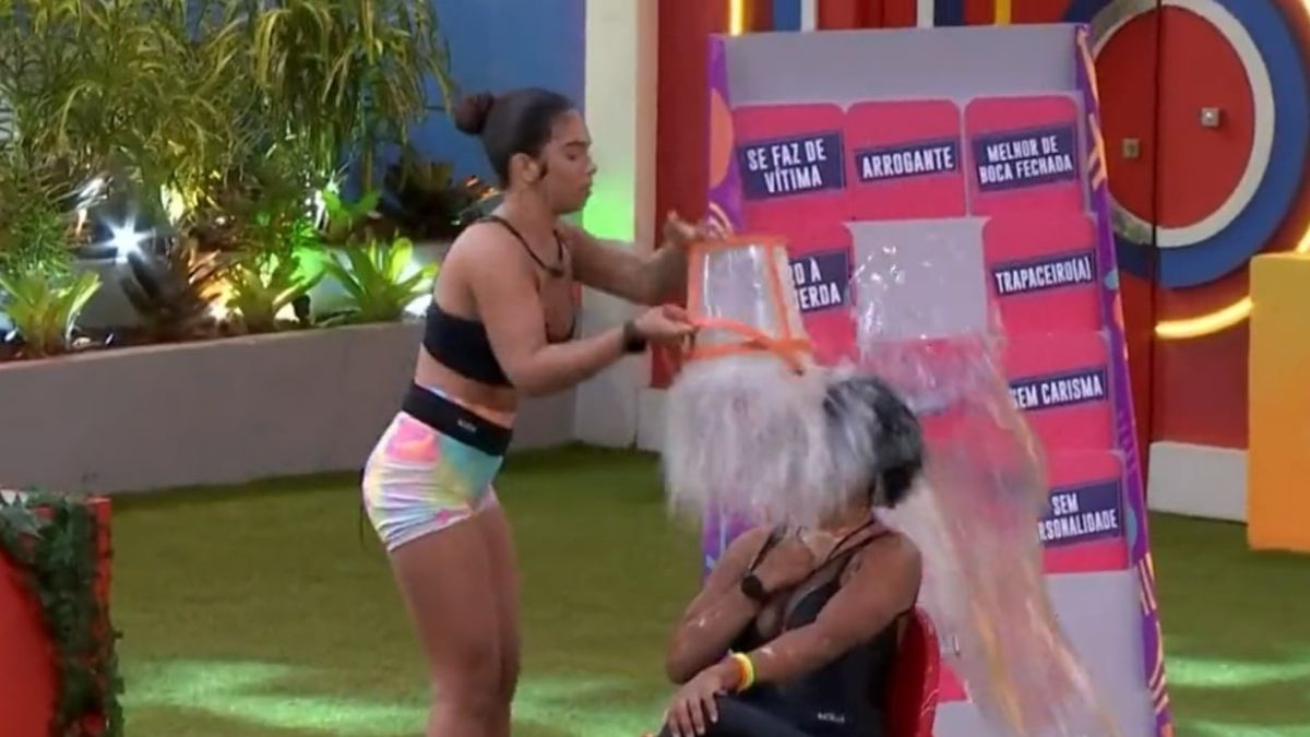 BBB22: Maria é expulsa após agredir Natália com um balde no Jogo da Discórdia