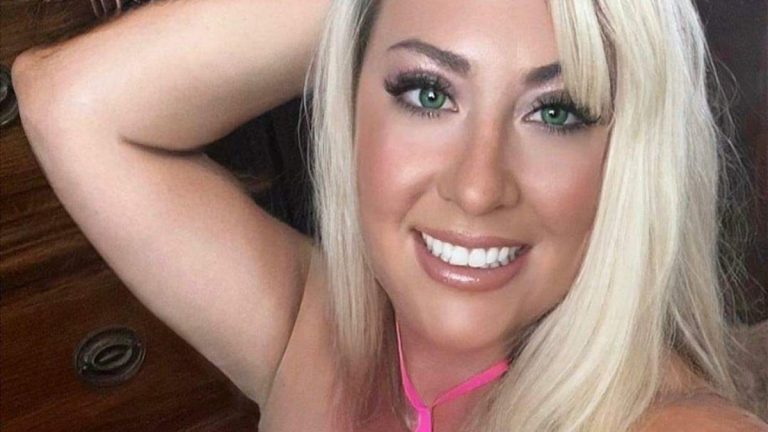 Cristã dos EUA troca a carreira em vendas para pousar em fotos sensuais