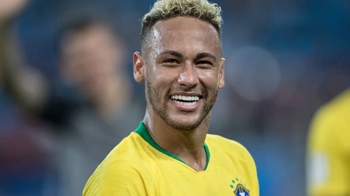Neymar ajuda Youtuber com quem já se estranhou após desafeto passar mal em Paris