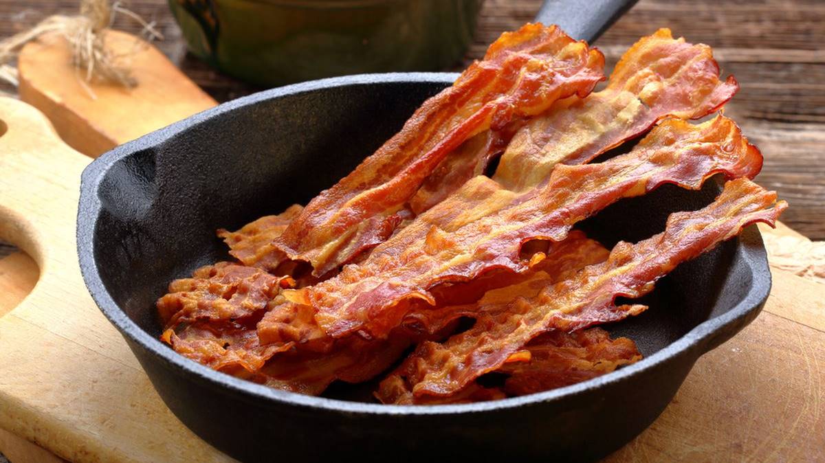 Como preparar bacon no microondas deixando-o com pouca gordura