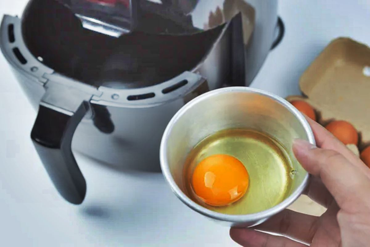 A maneira super fácil de cozinhar Ovos escalfados na Air Fryer