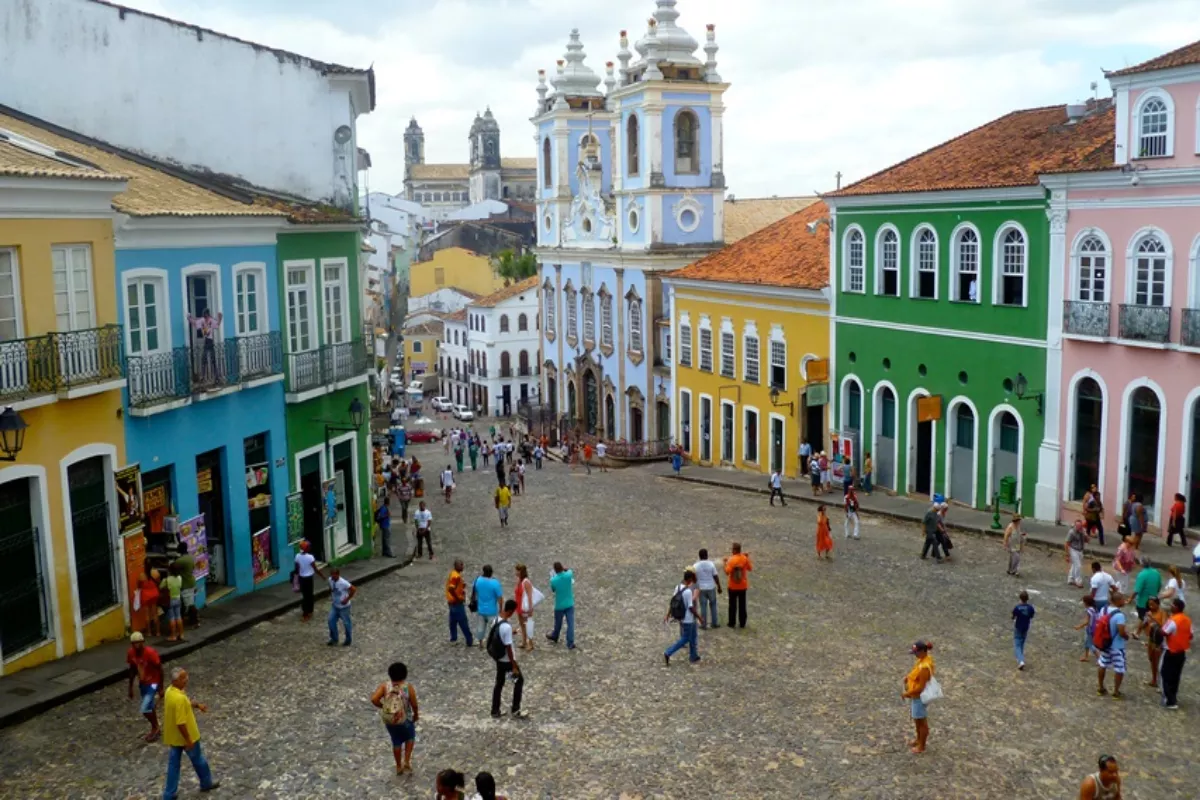 Salvador: Um Roteiro Pelos Encantos e Tradições da Bahia.