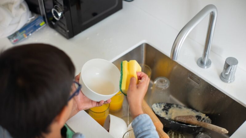 Rotina de Limpeza Doméstica para Prevenir Problemas no Encanamento