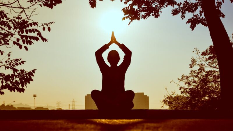 Os Benefícios da Meditação no Controle da Ansiedade