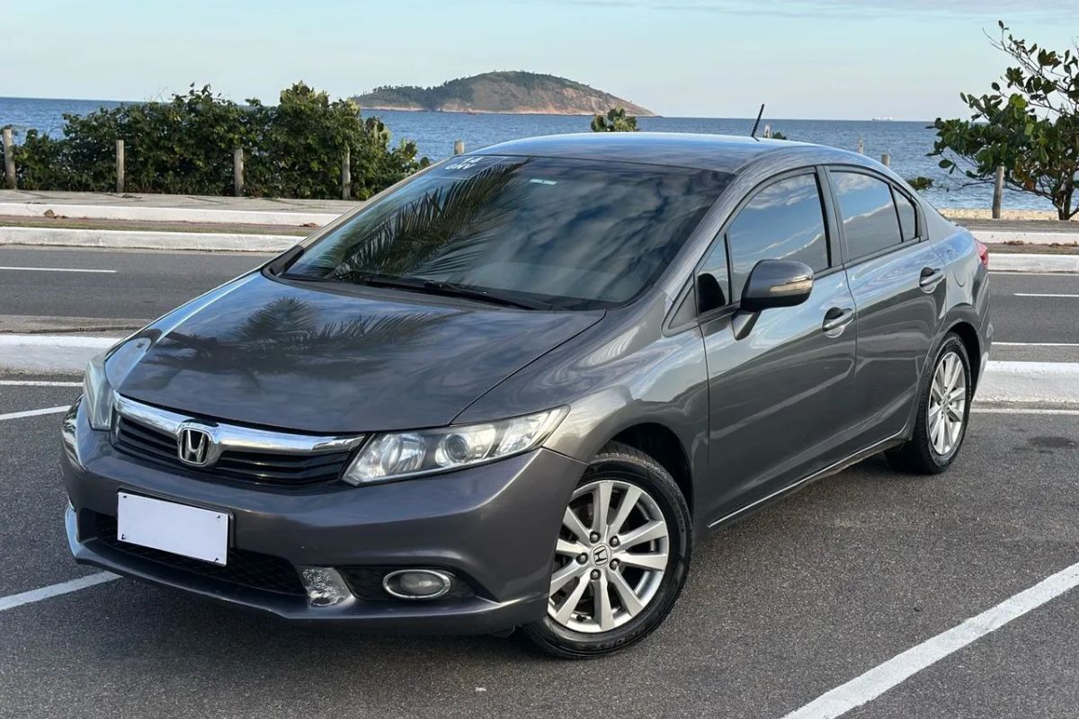 5 carros alto padrão baratos para quem quer sair do comum gastando pouco