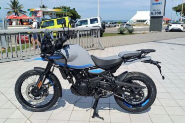 Royal Enfield Himalayan 450 2026 chega ao Brasil com motor Sherpa e painel TFT conectado