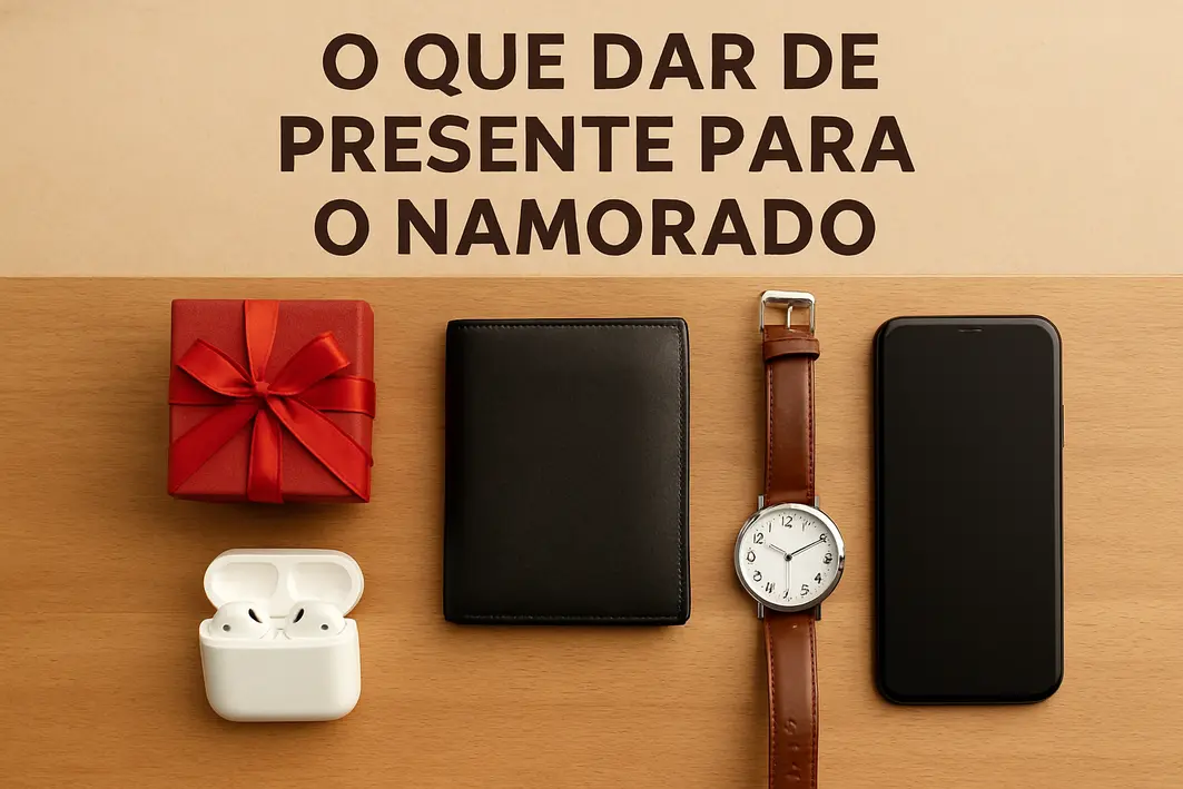 O que dar de presente para namorado: guia completo para não errar Mãos femininas ajustando caixa de presente pequena embrulhada em papel kraft com fita de tecido