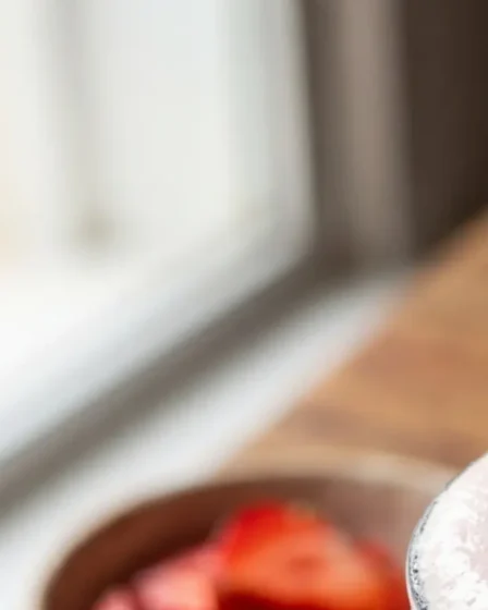 Batida de morango sem álcool segredinho para ficar cremosa e ideal para crianças Batida de morango sem álcool segredinho para ficar cremosa e ideal para crianças