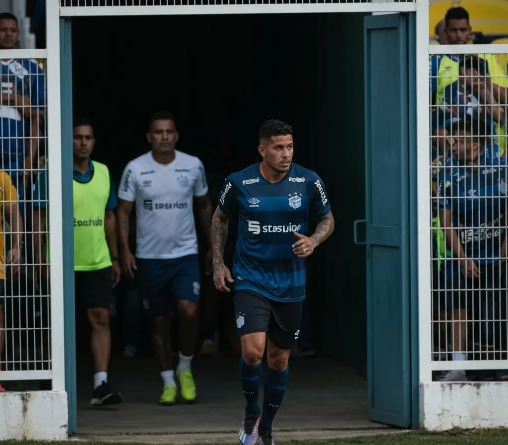 Yago Felipe vira titular na Série B e complica rotação do Bahia Jogador do Bahia de costas entrando em campo na Série B, banco de reservas ao fundo desfocado
